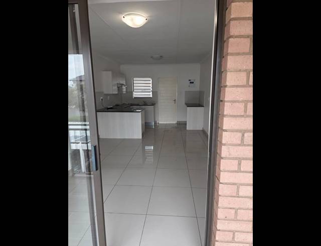 2 BEDROOM APARTMENT FOR SALE IN POMONA